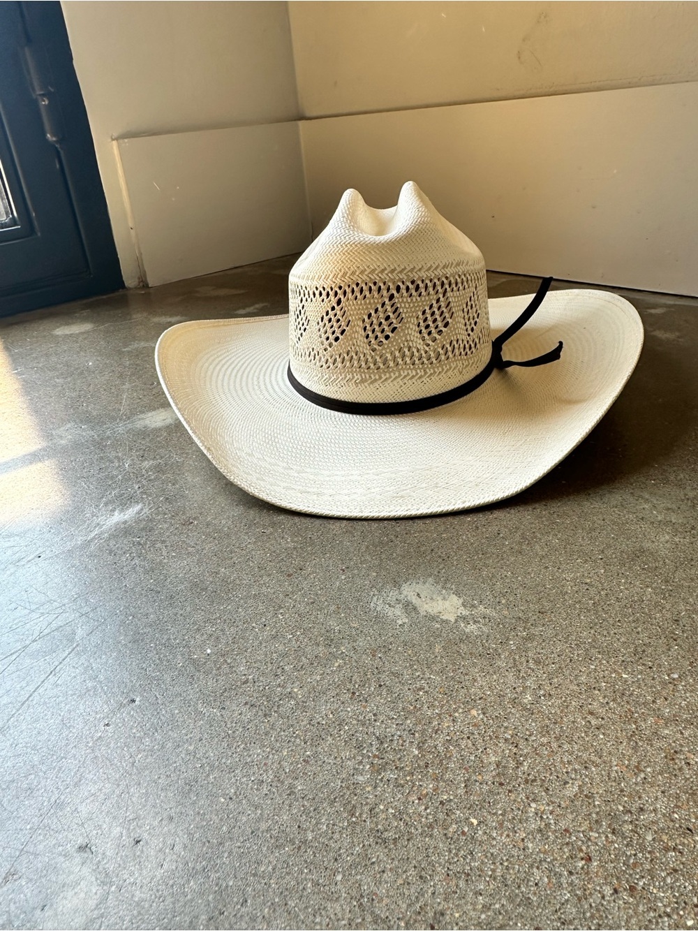 Rodeo King 25x Cream Straw Cowboy Hat with Black Band